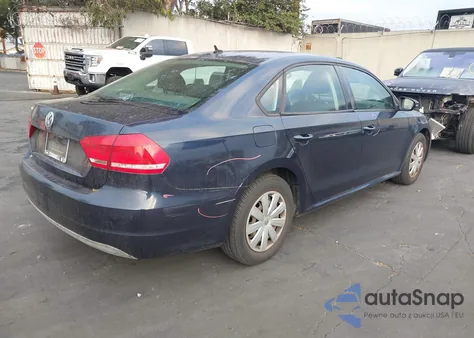 2012 Volkswagen Passat 2.5L S из США, поврежденный, VIN 1VWAP7A33CC072411